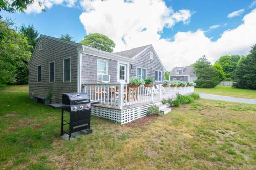 Wrap-Around Porch Mins to Beach