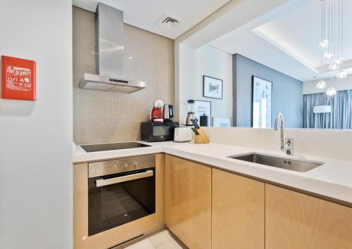 ALiving Supreme 2BR Paramount Towers Business Bay with Burj Khalifa view 6202, Dubai (photo 9)