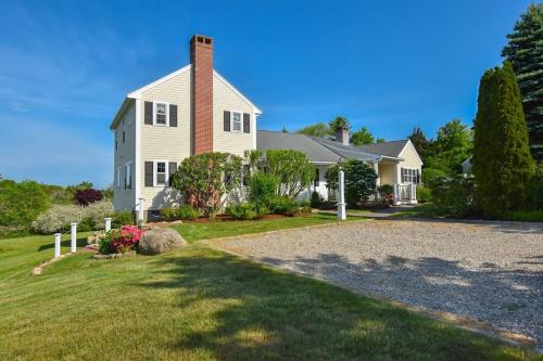 Water Views & Private Tennis Court