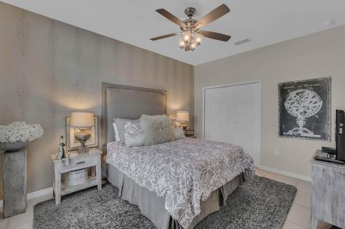 Gorgeous 6Bd Spa Gm Hm Watersong-174YS in Davenport, USA