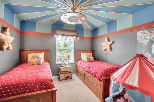 Gorgeous 6Bd Spa Gm Hm Watersong-174YS in Davenport, USA