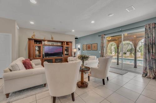 Gorgeous 6Bd Spa Gm Hm Watersong-174YS in Davenport, USA