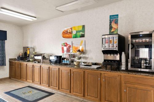 Quality Inn Cheyenne I-25 South - image 6