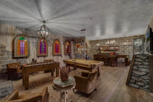 Custom 7-Bd Hm Loaded w Amenities Watersong-216YS in Davenport, USA