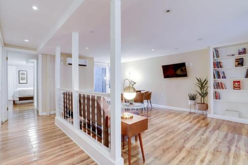 Beautiful 2 Bedroom across from The House of Representatives near แคปปิตัล