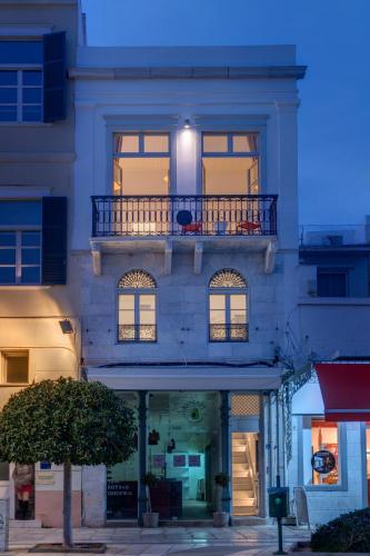 Skylight - 1873 Seafront Luxury Suites on the Harbor, City Center, Ermoupoli (foto 6)