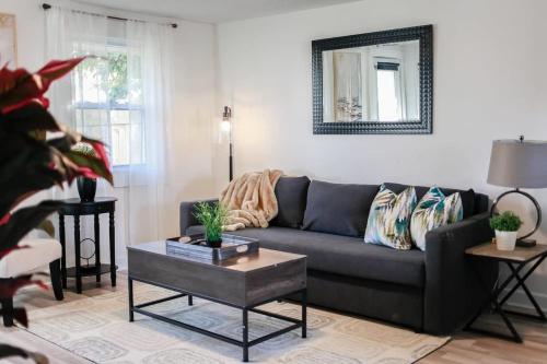 Sojourn Beachside Hideaway 2 BR in Norfolk, USA
