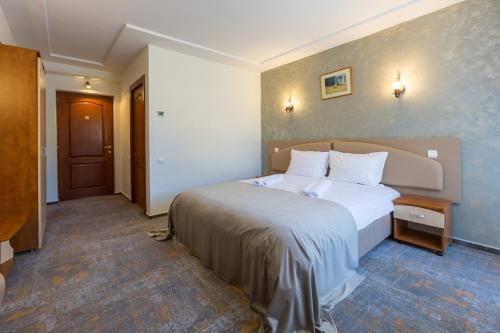 Deluxe Double or Twin Room with Balcony