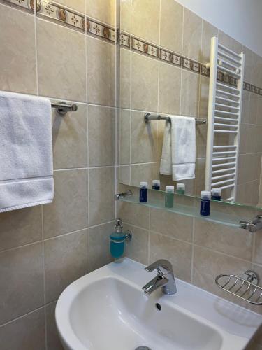 Hotel Karolina - image 5