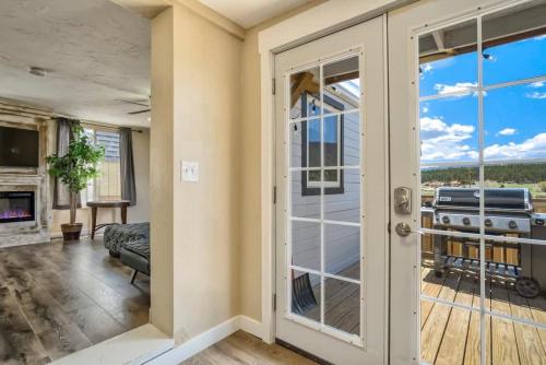 3BR Mountains-Nearby Lakes- Budget Getaway in Palmer Lake, USA