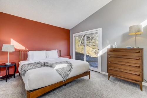 Bear Creek Retreat Near Broadmoor BBQ Mountain in Colorado Springs, USA