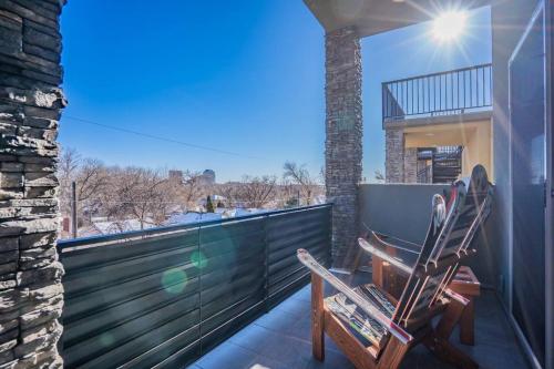 4BR Urban Rooftop Patio with Views in Colorado Springs, USA