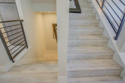 4BR Urban Rooftop Patio with Views