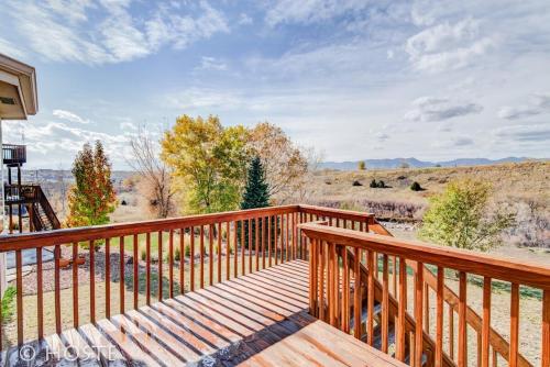 Mtn View Retreat Hot Tub Home Cinema AFA Nearby in Colorado Springs, USA