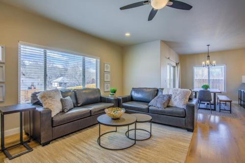 4BD Westside Vacation Home w Space & Flexibility in Colorado Springs, USA