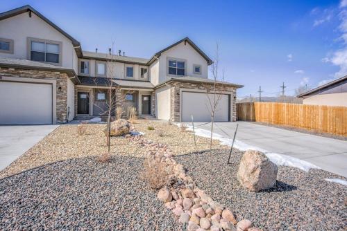 4BD Westside Vacation Home w Space & Flexibility in Colorado Springs, USA