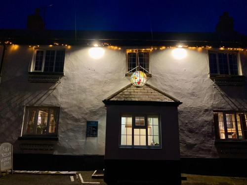 The Globe Inn - Accommodation - Kingsbridge