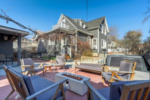Elite Embassy Near Downtown Hot Tub & BBQ in Colorado Springs, USA