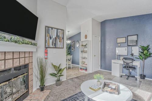 Delightful Home Amazing Location Extended Stay in Colorado Springs, USA