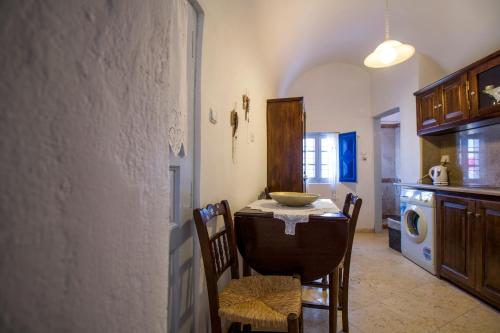 Lithies Traditional Homes – Firostefani, UT