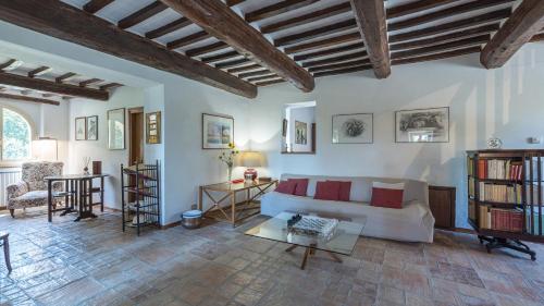 CASALE LE QUERCE DI CETONA 8, Emma Villas in Четона