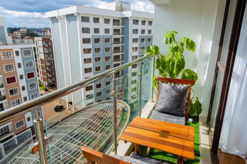 balcon/terrasse, Ruaka 2BR Haven: Urban & Lush in Ruaka