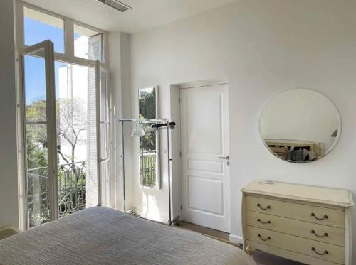 Beautifully renovated 3 bedroom apartment in the heart of Cannes
