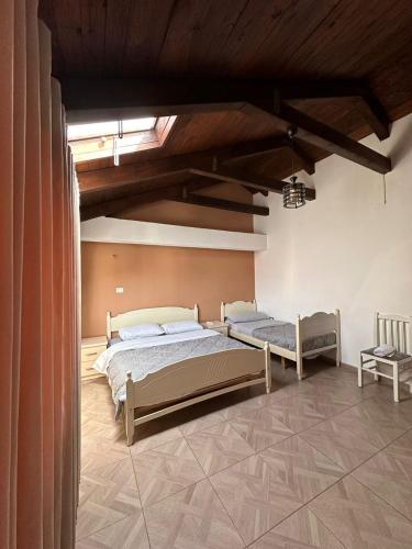 Superior Triple Room image 5