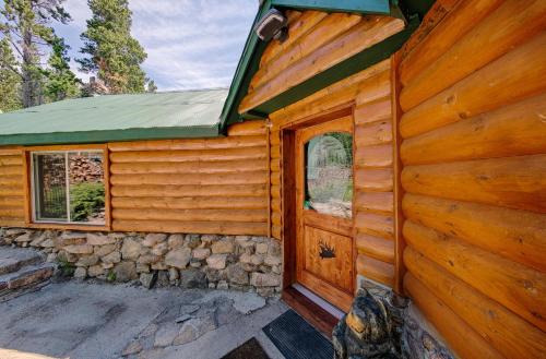 Longs Peak Cabin - Monthly Long-Term Vacation Rental 30 Days -- Estes Park cabin in Allenspark, USA