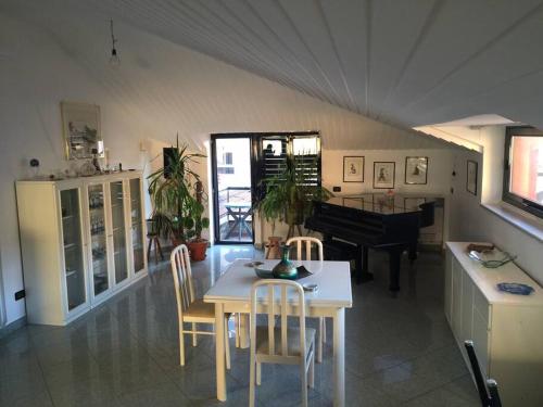 Sleeps 6
