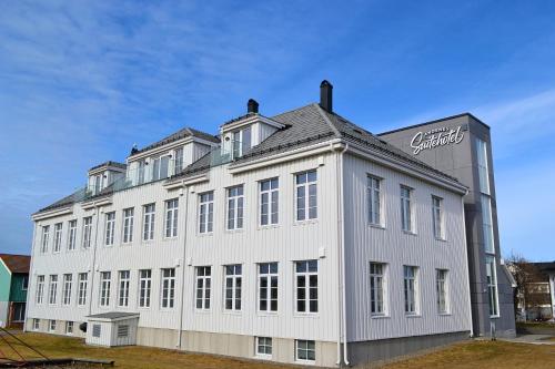 . Andenes Suitehotel