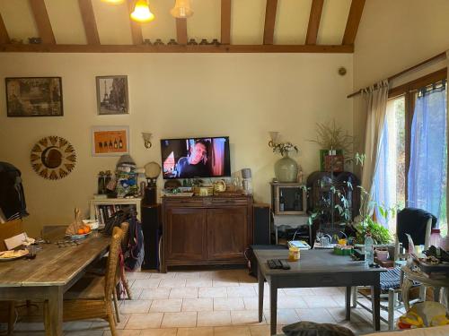 Chez Claire in Brenžū