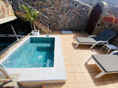 Amazing Anfi Tauro duplex with heated jacuzzi pool