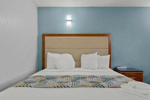 Americas Best Value Inn Bangor - image 3