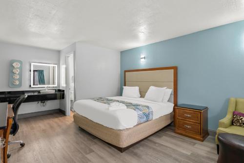 Americas Best Value Inn Bangor - image 8