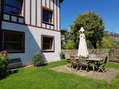  43A Nature with parking by Aston Rentals in Otañes