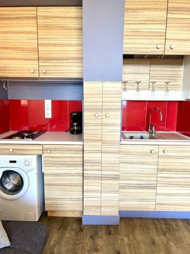 Miroir de la mer, appartement vue mer pied dans l eau in Saint-Aygulf