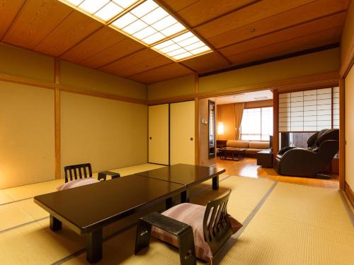 Deluxe Japanese-Style Room - Non-Smoking 