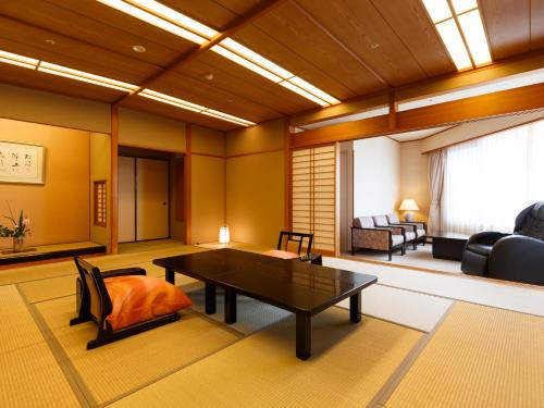 Suite Japanese-Style Room with Open-Air Bath