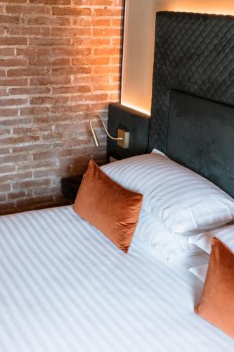 Executive Suite image 10