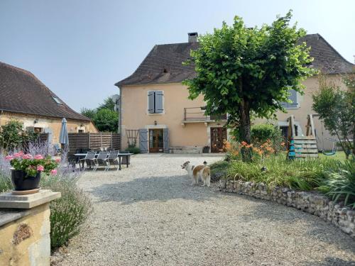 Au pays de Jacquou : Chambre d’hôtes et table d’hôtes - Chambre d'hôtes - Fossemagne