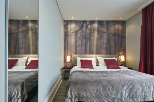 The Queens Gate Hotel