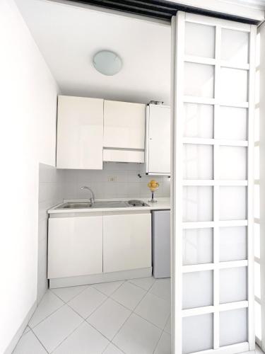 Trevi over the top apartment, Rome (photo 10)