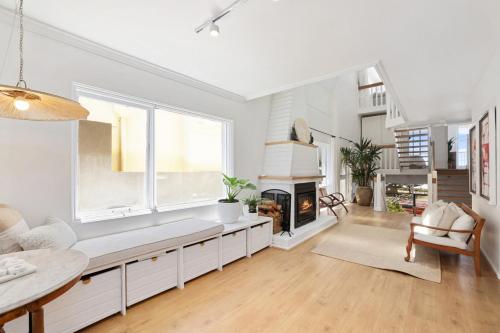 Curly Beach House - Seconds to the beach - image 10
