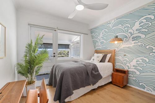 Curly Beach House - Seconds to the beach - image 10