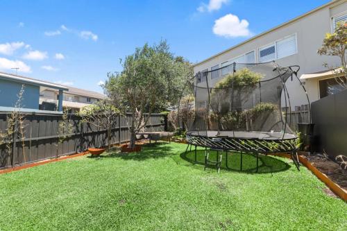 Curly Beach House - Seconds to the beach - image 7