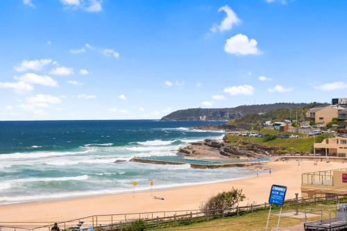 Curly Beach House - Seconds to the beach - image 9