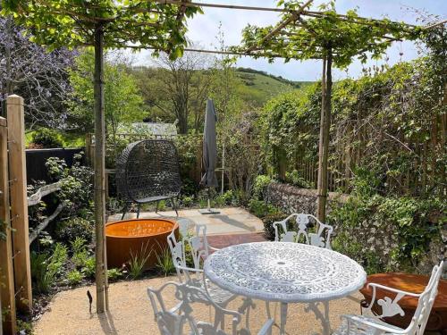 South Downs Cottage With Views