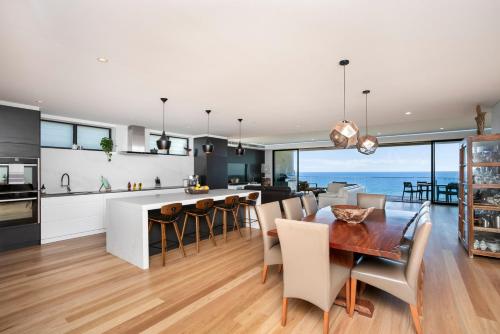 Curley Luxe - Amazing Views - image 2