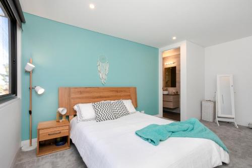 Curley Luxe - Amazing Views - image 7